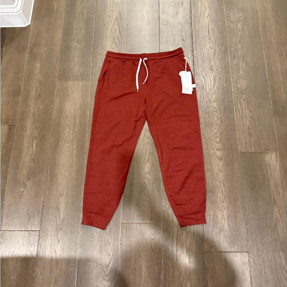 Vuori Women’s Performance Jogger - Brick Heather - Size M (NWT)